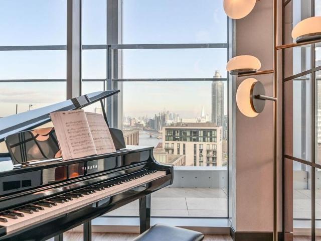 Apartment for rent in Falcon Estate, Greater London