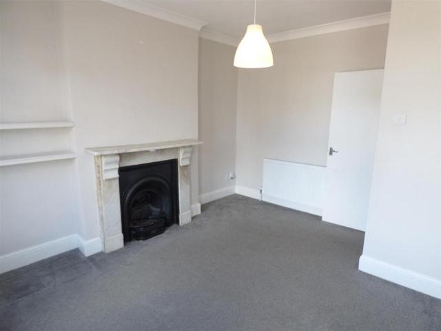 Flat for rent in Longlands, Halfway Street