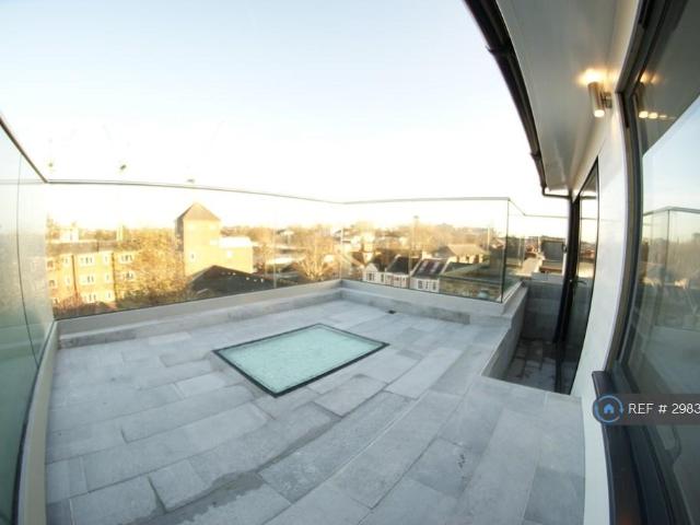 Flat for rent in Fulham, Greater London
