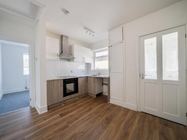 Flat for rent in Fossebridge, Gloucestershire