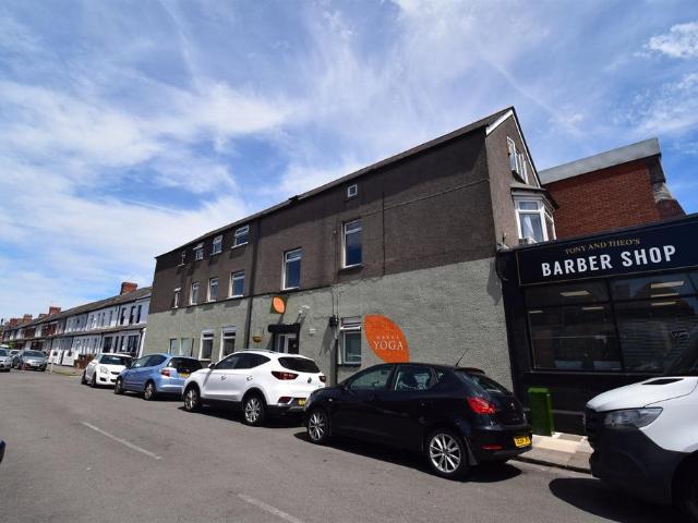 Flat for rent in Falcon Lodge, Wales