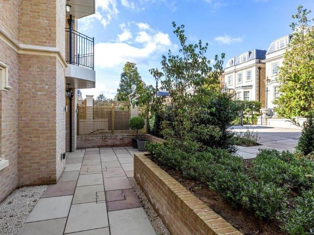 Apartment for rent in Egham, Surrey