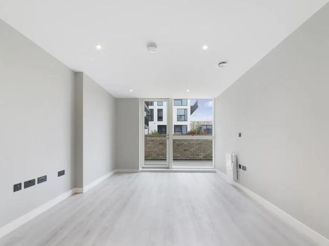 Apartment for rent in Dudden Hill, Greater London
