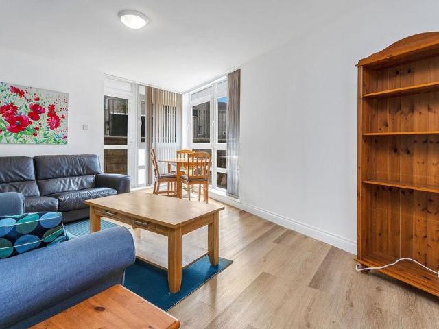 Apartment for rent in Hillside, Scotland