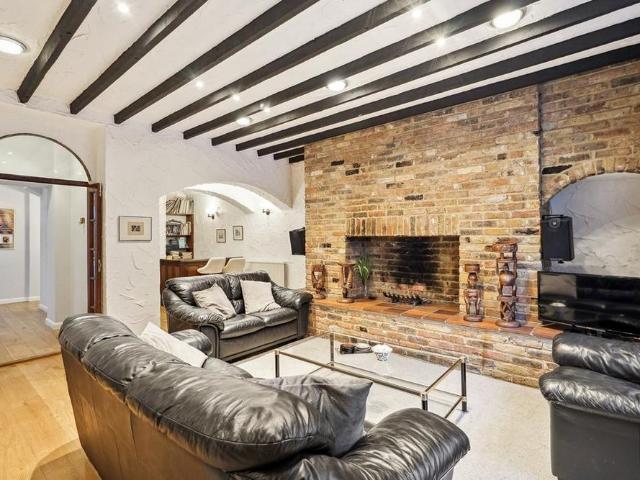 Apartment for rent in South Kensington, Greater London