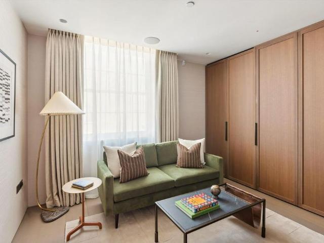 Apartment for rent in Hans Town, Greater London