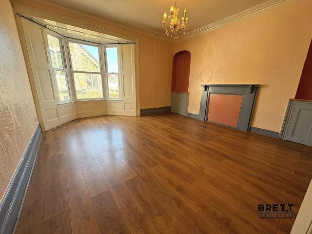 Flat for rent in Neyland, Wales