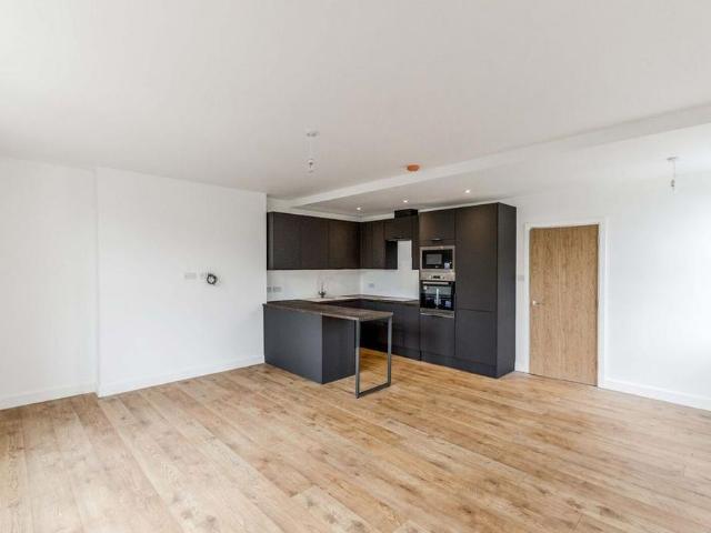 Apartment for rent in Brownswood Park, Stoke Newington