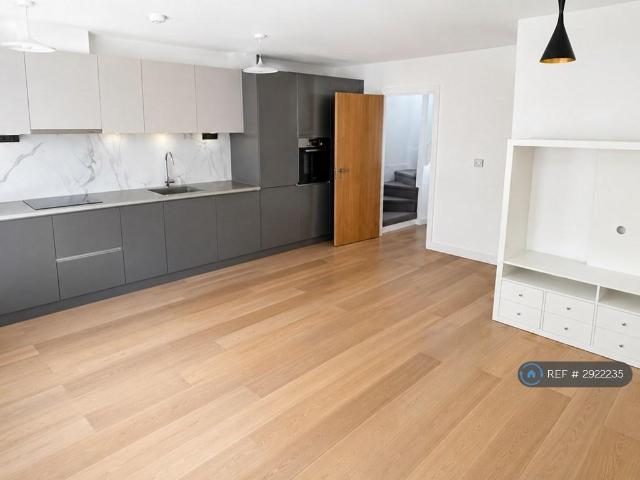 Flat for rent in London Borough of Croydon, South Norwood