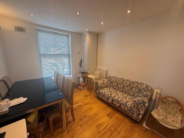 Apartment for rent in Ramsden, Greater London