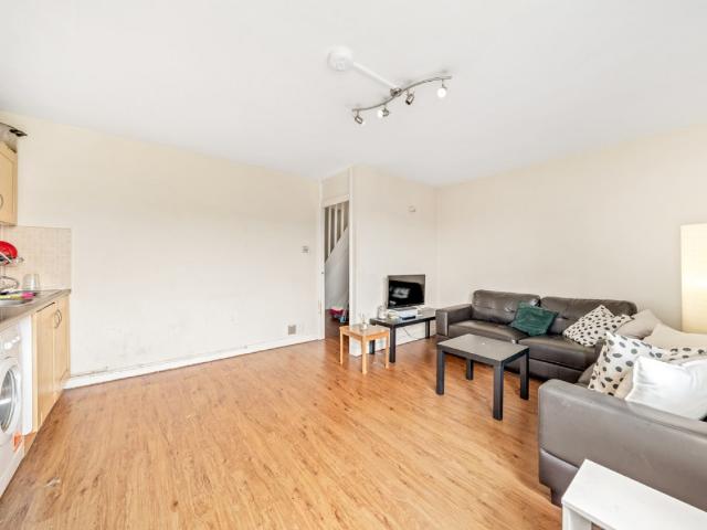 Apartment for rent in York Road Estate, Greater London
