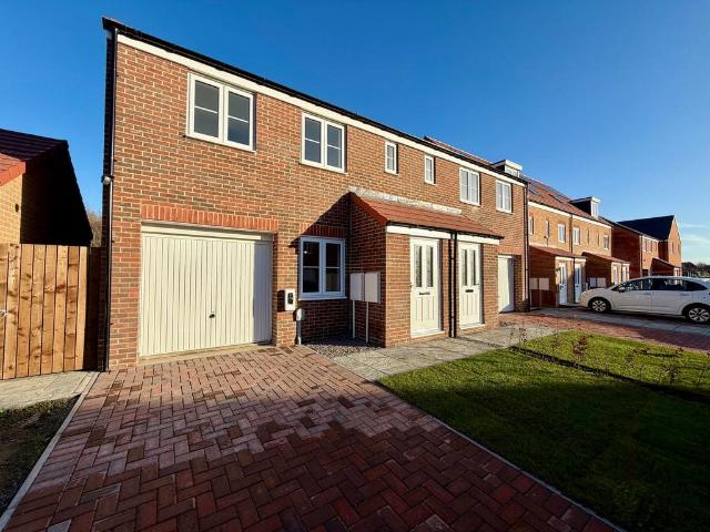 Flat for rent in Pelaw, Tyne And Wear