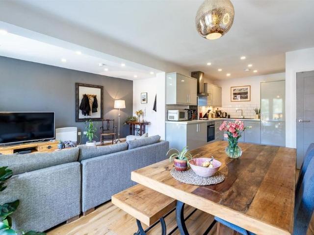 Apartment for rent in Chapeltown, West Yorkshire