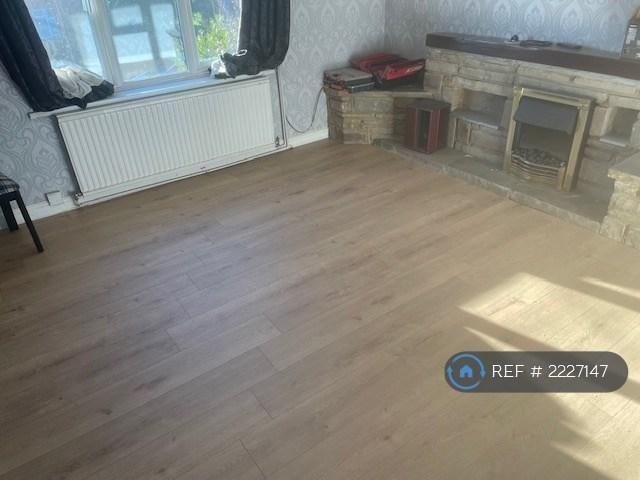 Apartment for rent in Denham, Denham Green