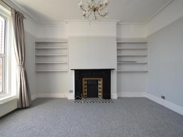 Apartment for rent in Bohemia, Guestling Green