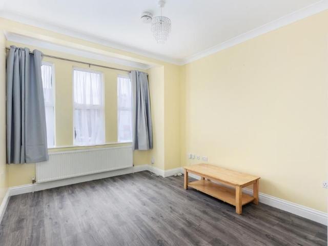 Apartment for rent in Wimbledon Park, Greater London