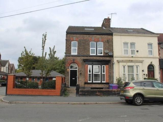 Flat for rent in Garston, Calderstones