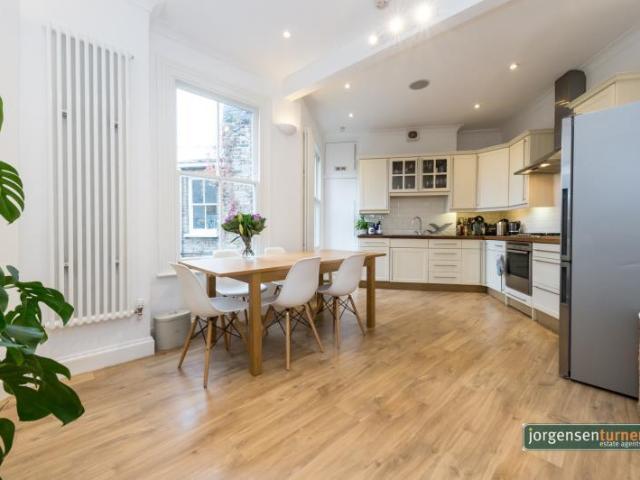 Flat for rent in Shepherd's Bush, Greater London
