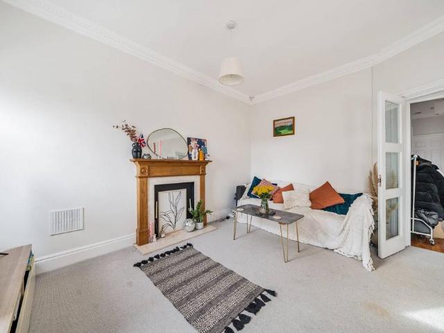 Flat for rent in South Kensington, Isle Of Man