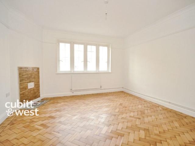 Apartment for rent in London Borough of Croydon, Purley