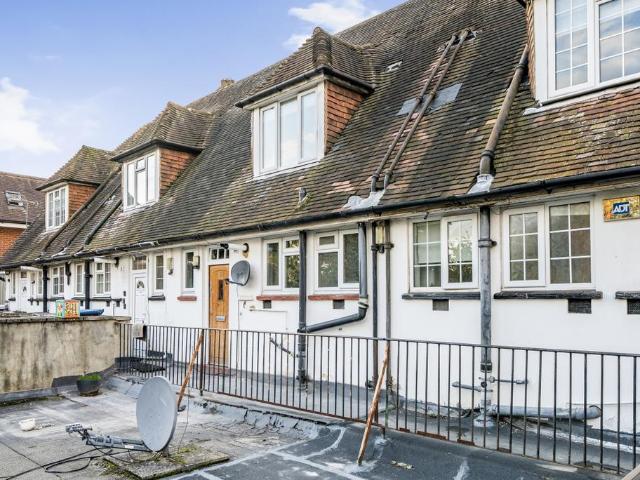 Flat for rent in Kingston Vale, Greater London