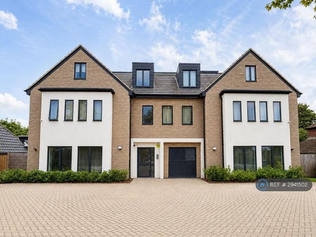 Flat for rent in London Borough of Croydon, Sanderstead