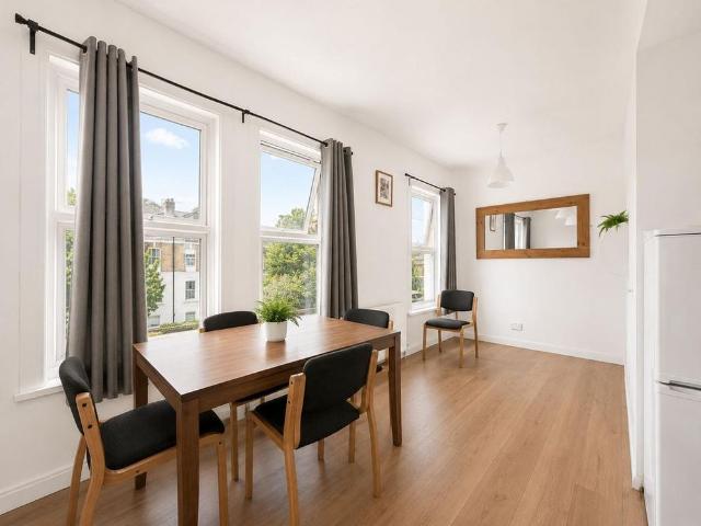 Apartment for rent in London Borough of Croydon, Addiscombe