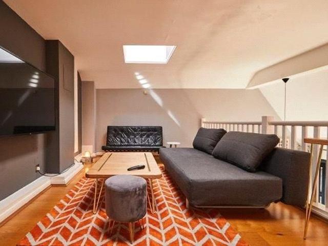 Apartment for rent in Holywell, The Slade