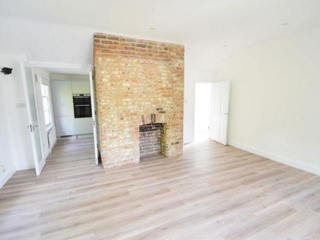 Apartment for rent in South End Green, Greater London
