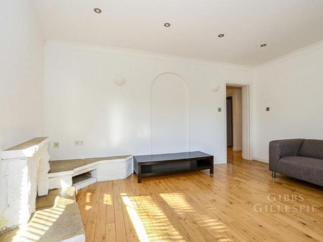 Apartment for rent in Lane, Greater London