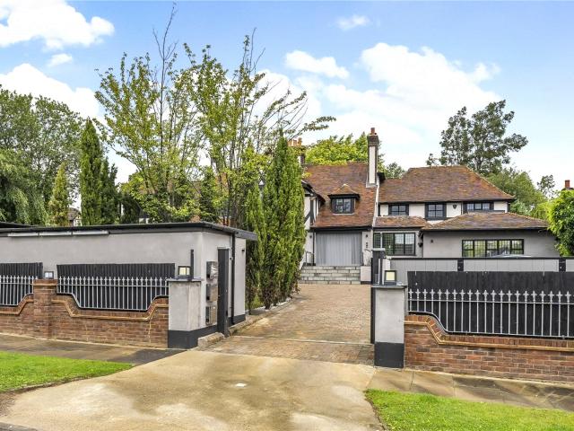 Apartment for rent in Hadley Wood, Greater London
