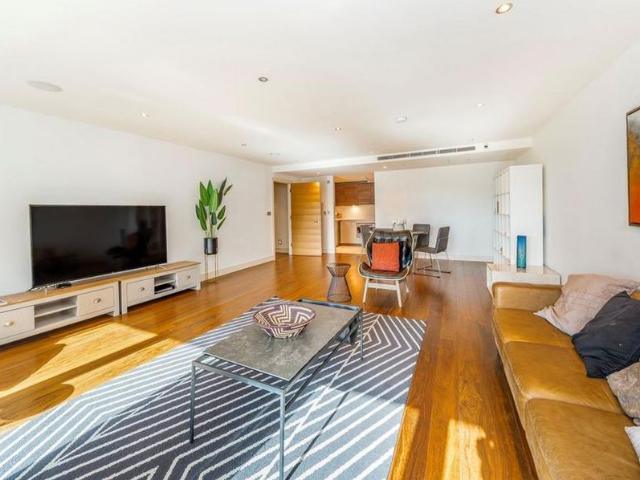 Apartment for rent in Imperial Wharf, Greater London