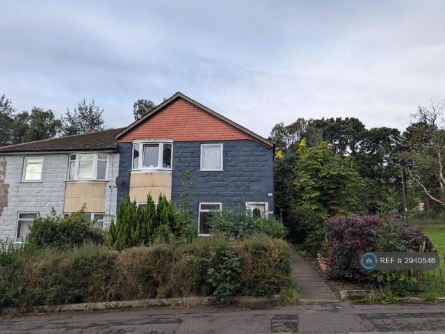 Flat for rent in Croftfoot, Scotland