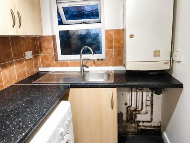 Apartment for rent in Plashet, Greater London