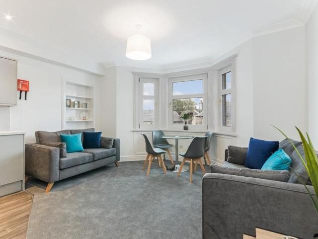 Apartment for rent in Blackford, Scotland