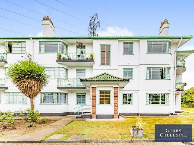 Flat for rent in London Borough of Harrow, Greater London