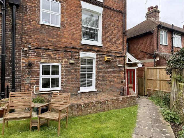 Flat for rent in The King's Mile, The Bridge