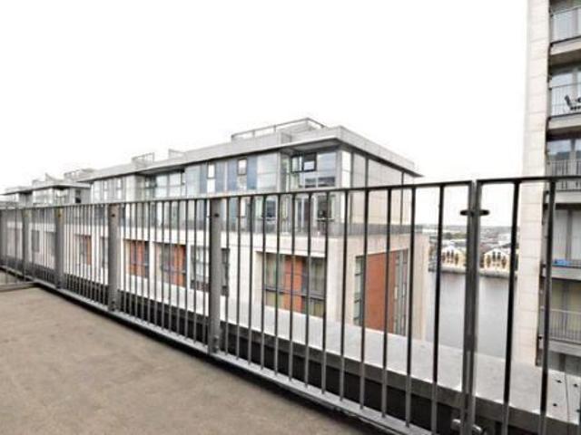 Apartment for rent in Custom House, Greater London