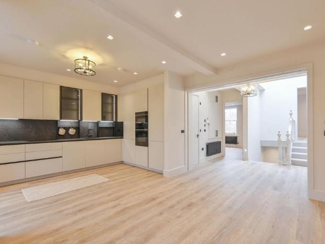 Flat for rent in Chelsea, Greater London