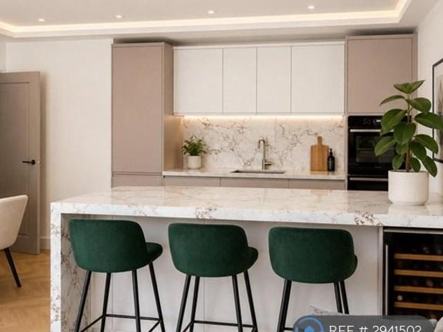 Flat for rent in London Borough of Croydon, Sanderstead