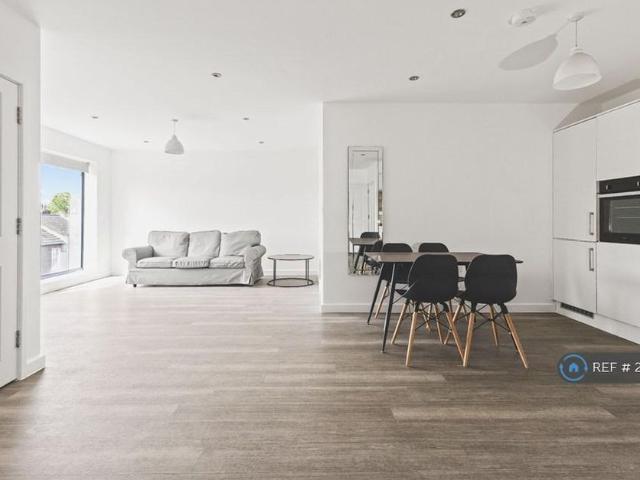 Apartment for rent in East Greenwich, Greater London