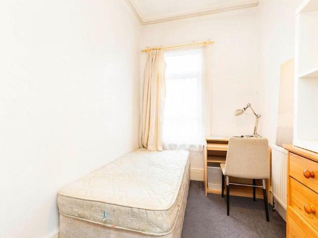 Apartment for rent in Maida Hill, Greater London