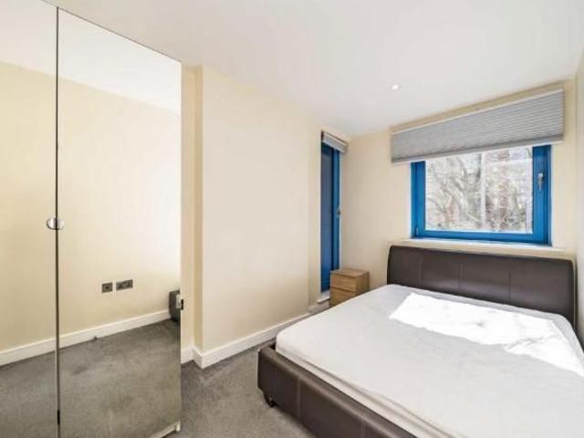 Apartment for rent in Custom House, Greater London