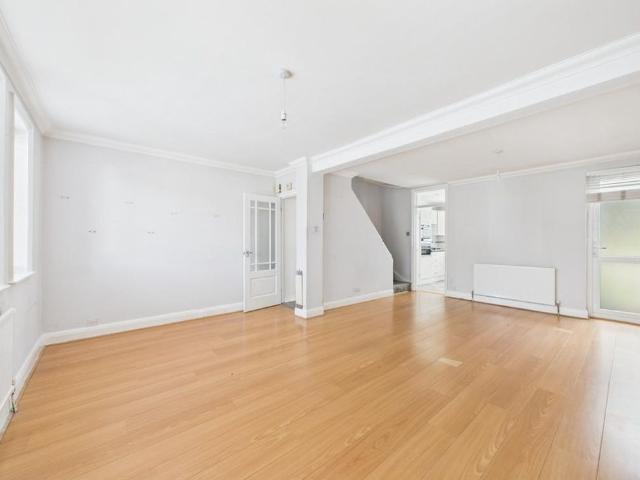 Apartment for rent in West Wickham, Greater London