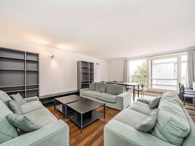 Apartment for rent in Swiss Cottage, Greater London