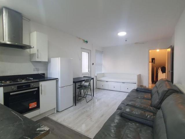 Apartment for rent in Falcon Lodge, Wales
