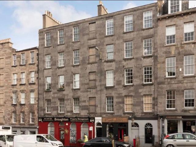 Flat for rent in Broughton, Scotland