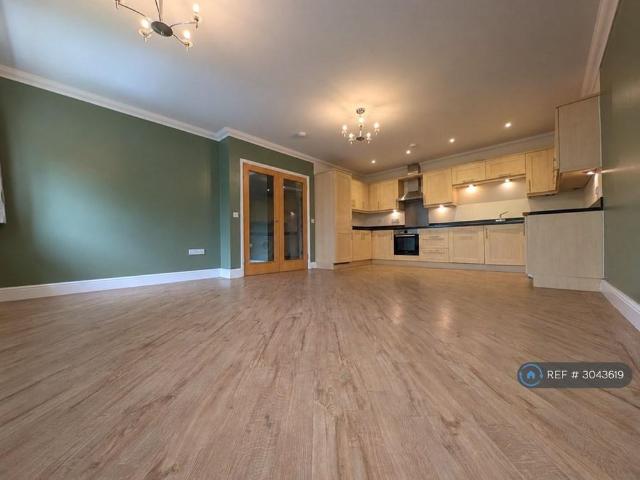 Apartment for rent in Martyrs Field, The Bridge
