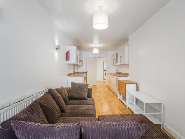 Apartment for rent in London Borough of Lewisham, Forest Hill