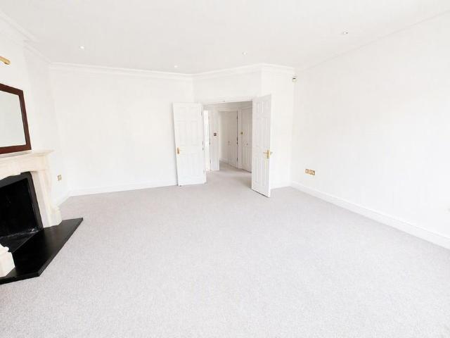 Apartment for rent in Aldrington